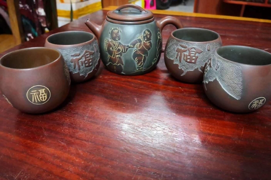 坭兴陶主要泡什么茶，广西坭兴陶壶适合泡哪些茶？