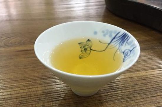 鸭屎香单丛雪片茶的特点，凤凰雪片茶有什么特点？