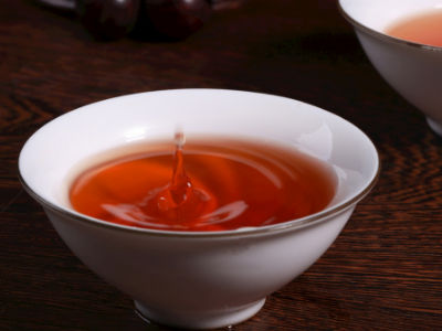 红茶和绿茶的区别，常喝红茶好还是绿茶好？
