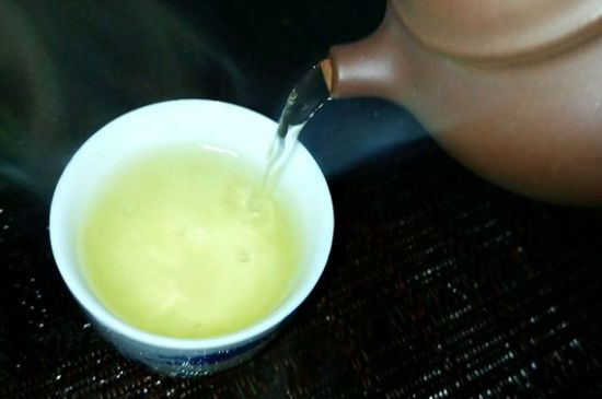 一天什么时候喝黑茶最好，喝黑茶一天最佳时间和季节