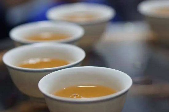 茯砖茶与普洱茶哪个好，茯茶和普洱茶口味区别