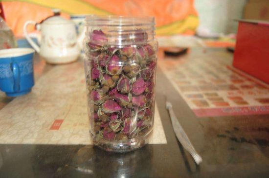 玫瑰花茶上火吗，盲目喝玫瑰花茶易上火