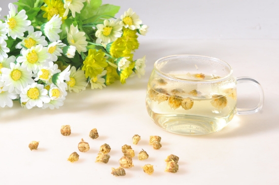 喝菊花茶有什么效果，女人长期喝菊花茶好吗？