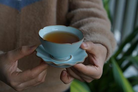 喝茶茶桌上的礼仪有哪些，泡茶待客十大礼仪不可不做！