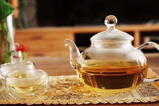 饭店喝的闻起很香的茶，餐馆里的荞麦茶还是大麦茶？