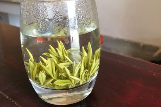 安吉白茶夏天怎么保存，安吉白茶能冷冻储存吗？