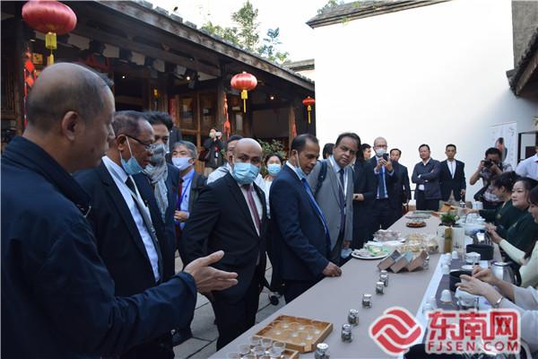 外国驻华使节在福州三坊七巷衣锦坊欧阳花厅品茶现场