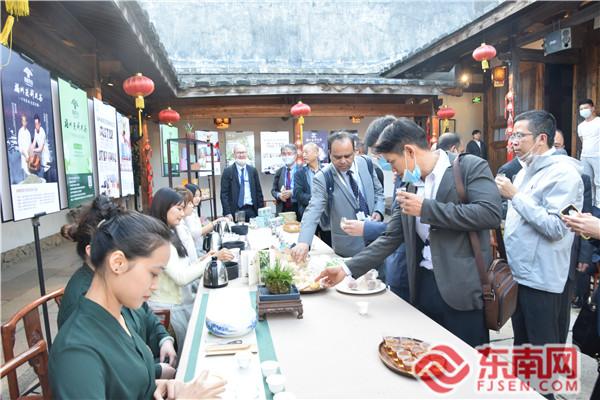 外国驻华使节在福州三坊七巷衣锦坊欧阳花厅品茶现场