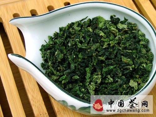 2、铁观音：富含茶多酚，还能燃脂瘦身