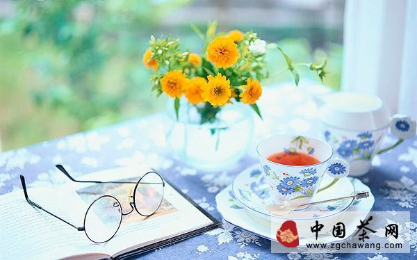 上午喝绿茶开胃醒神下午饮枸杞有利安眠