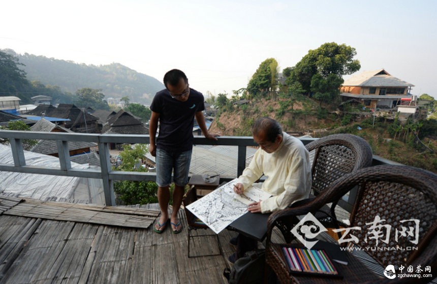 80后布朗小伙自费请国际学者献策民族文化保护