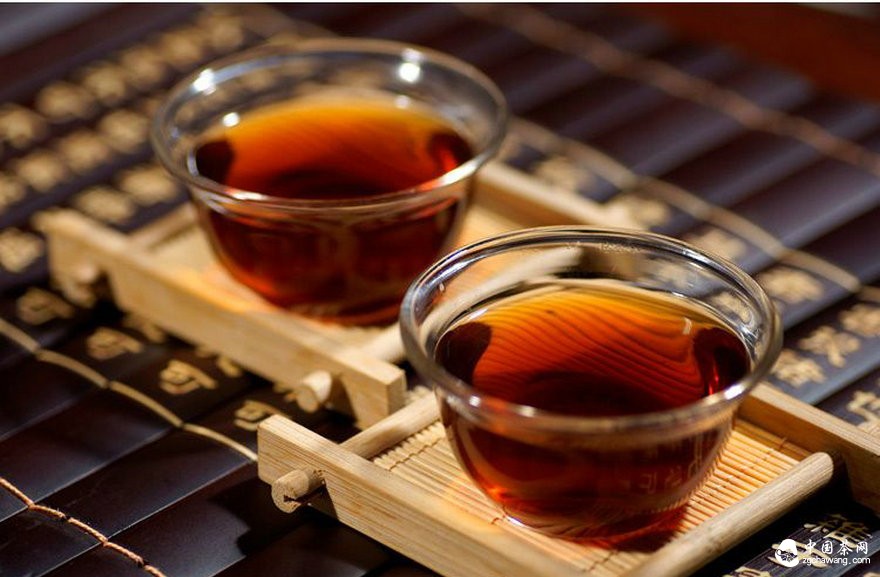 品茗鉴史：“越陈越香”与普洱茶的革命