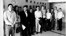 凤凰茶城爱心&ldquo;茶人&rdquo;合影