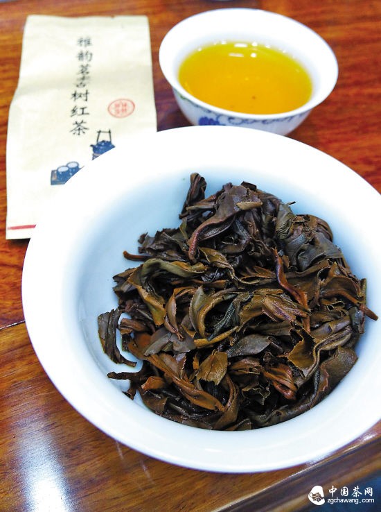 耐泡是古树红茶的特点之一，通常第四五道才真正出味