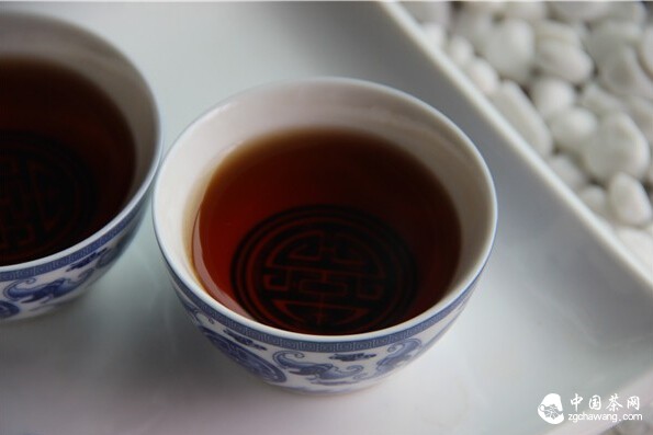 辨别湿仓普洱茶