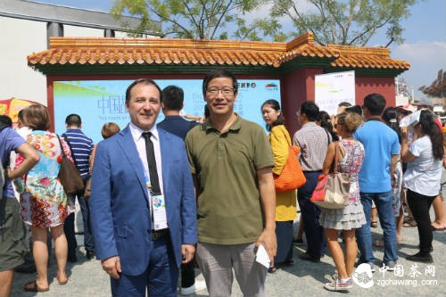 圣谷山茶场董事长高建华与国际慢茶协会主席、意大利茶业协会主席Marco先生