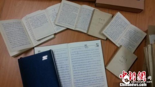 资料图：光未然（张光年）珍贵手稿。　石艳霞　摄