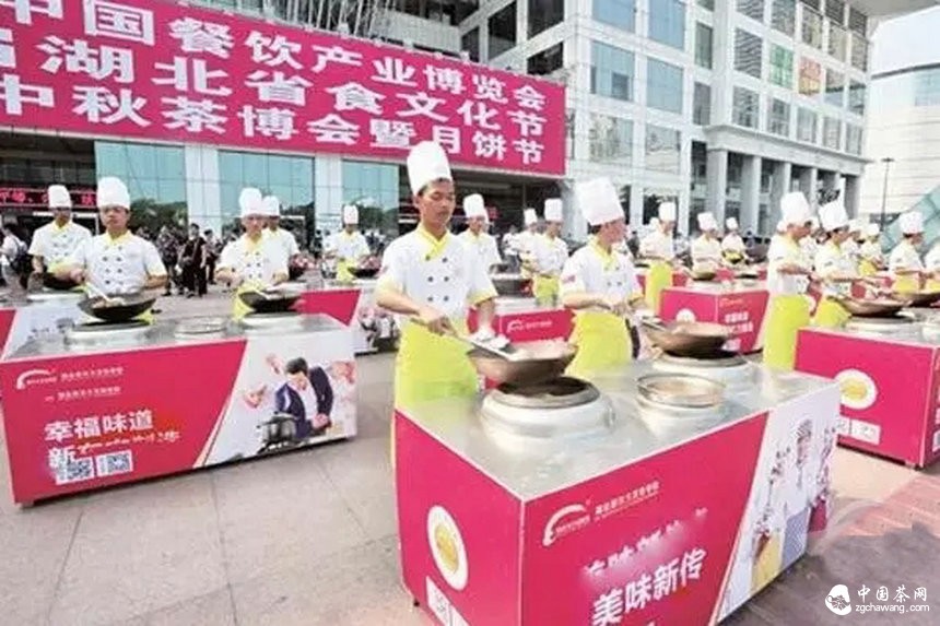 中国餐饮博览会惊现茶王，60年代普洱茶砖万元一斤
