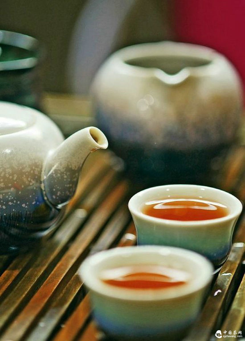 普洱茶海外“镀金” 消费者是否买账？