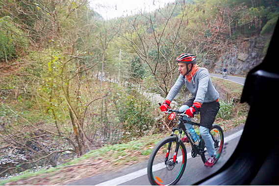 &ldquo;六安茶谷国家风景道 国际山地车手体验游&rdquo;活动圆满成功