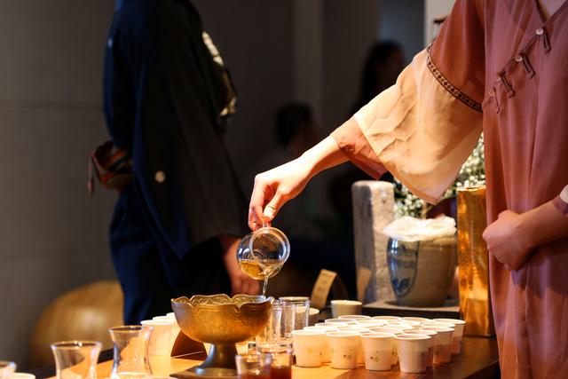 现代文创融合非遗古韵 再现&ldquo;丝路上的茶席&rdquo;