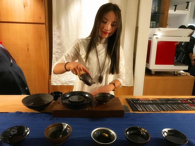 现代文创融合非遗古韵 再现&ldquo;丝路上的茶席&rdquo;