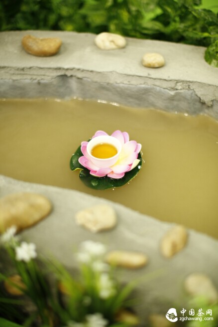 2、曲水流觞一杯茶